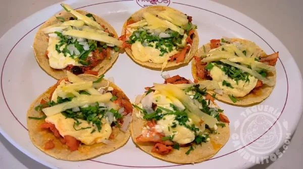 Orden de tacos de maíz al pastor q/queso